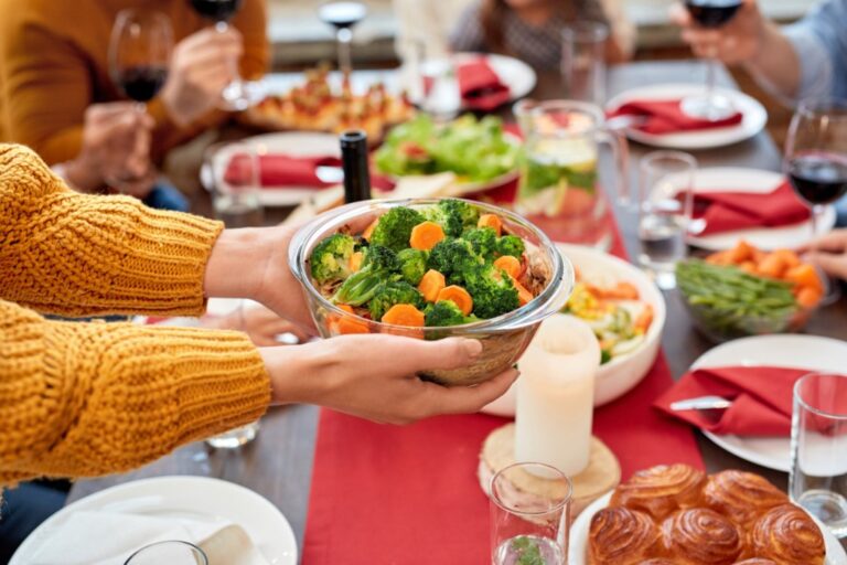 5 holiday health and eating tips that aim to promote a long-term plan – Daily News