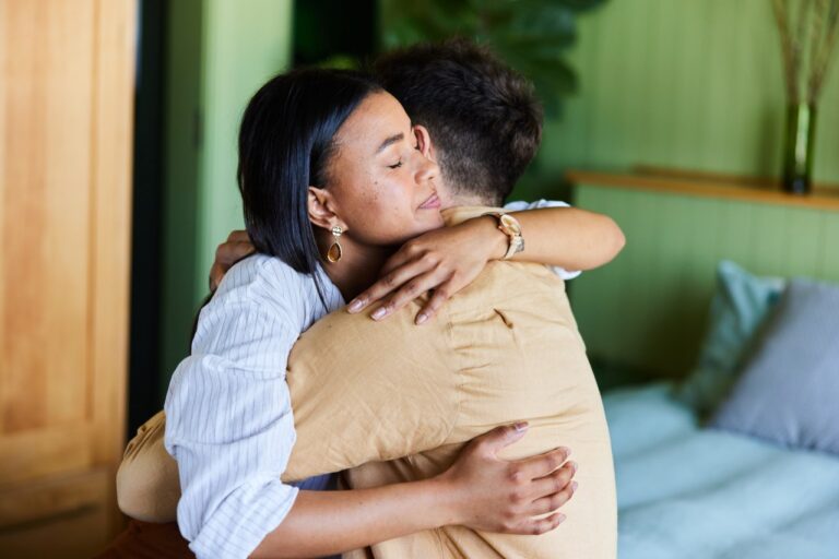 Expert tips on maintaining relationships amid mental health struggles